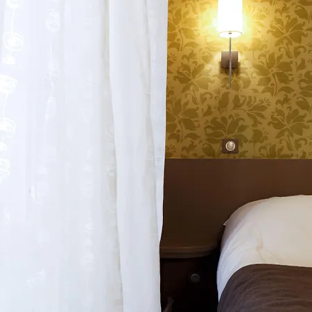 Hotel Du Dauphin 2*