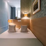 Du Dauphin Hotell