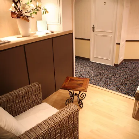 Du Dauphin Hotel